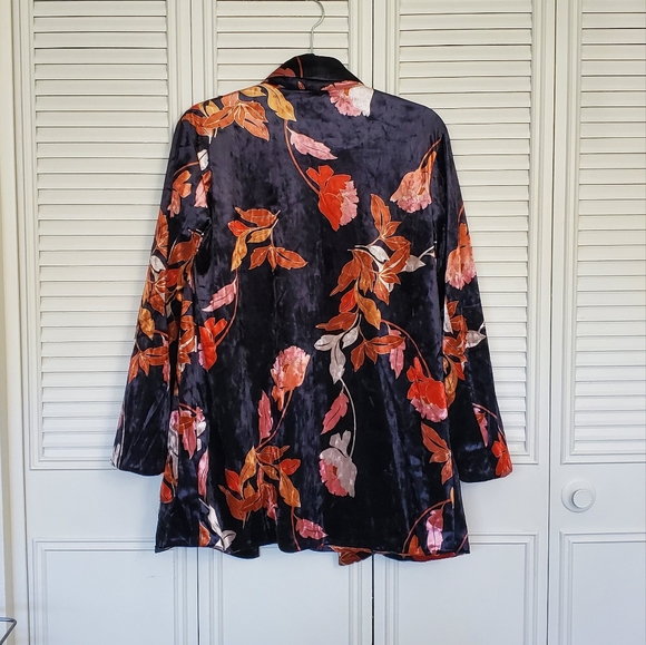 Beautiful Velvet Open Front Blazer - Picture 5 of 7